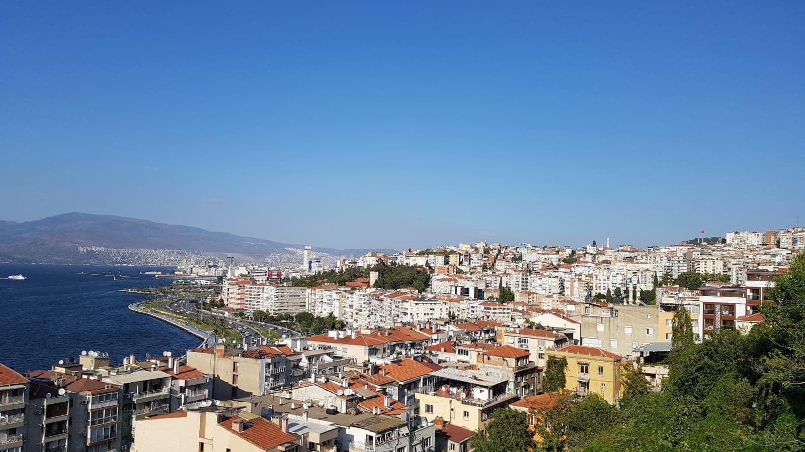 Panoramic view over İzmir's Karataş coastline from the Asansör terrace.