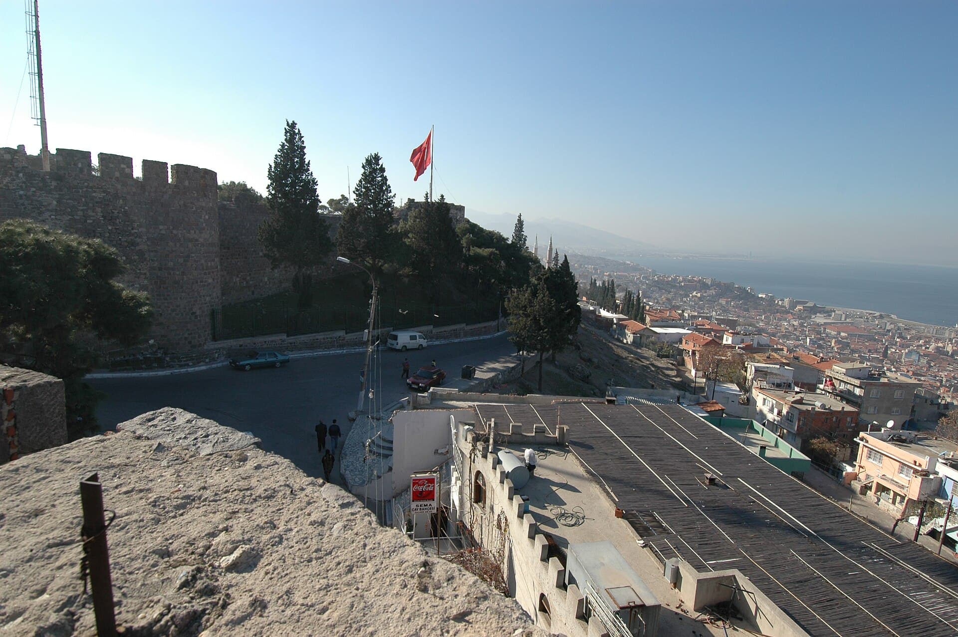 Panoramic view over İzmir's gulf seen from Kadifekale's ancient hilltop walls.