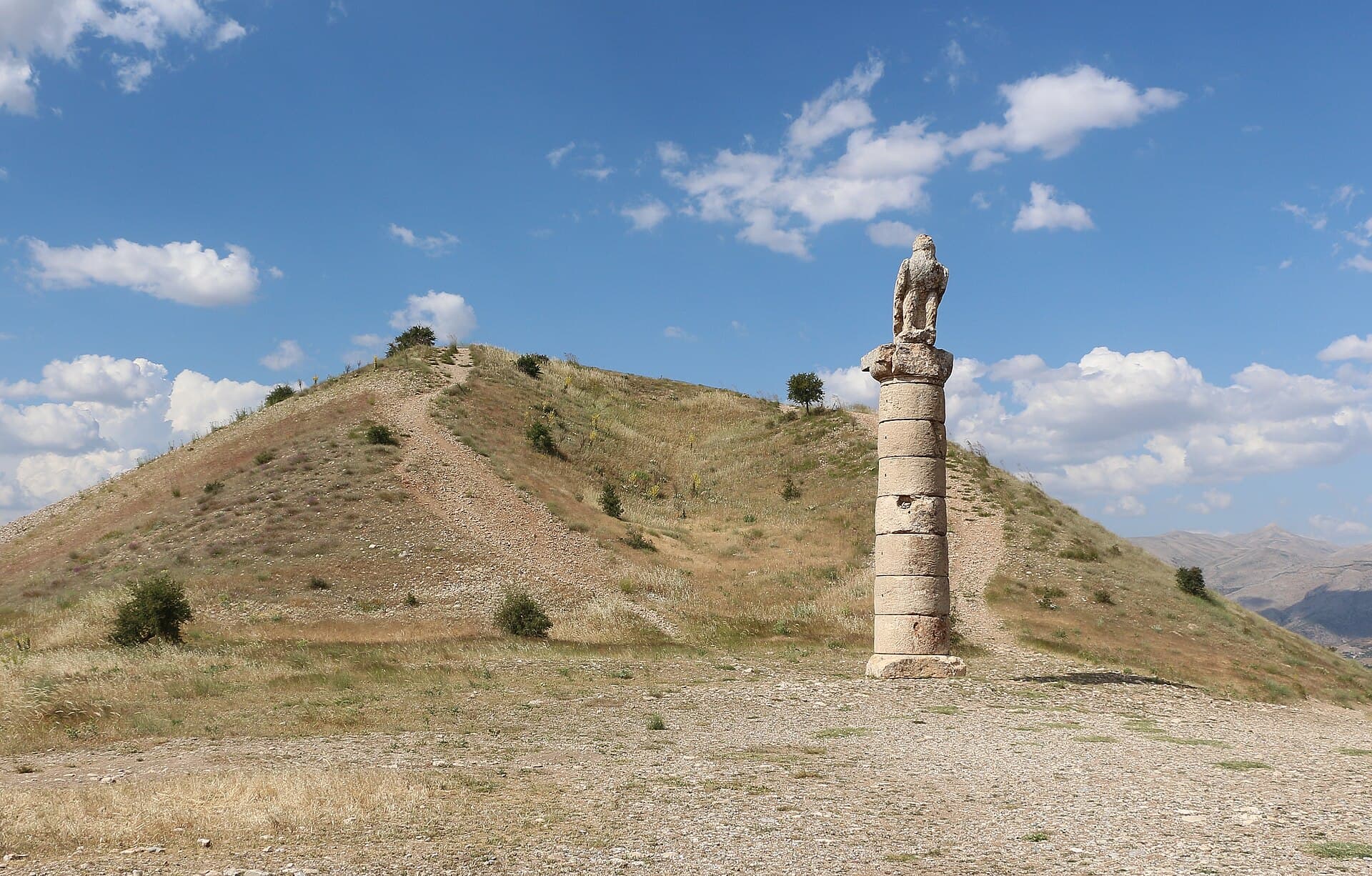 The Karakuş Tumulus with its Doric columns, near Kahta.