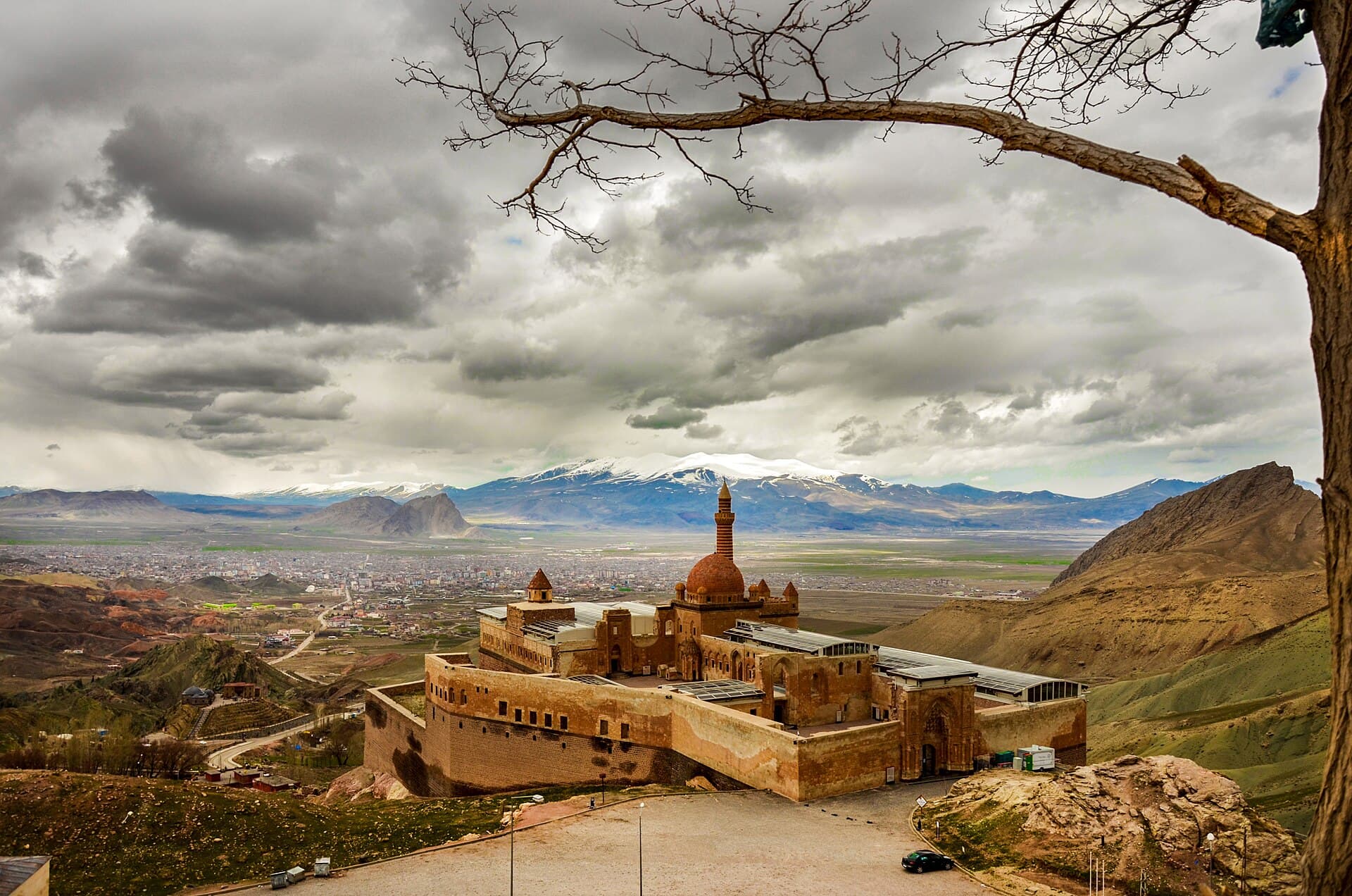 İshak Paşa Palace on its hilltop with snow-capped Mount Ararat behind